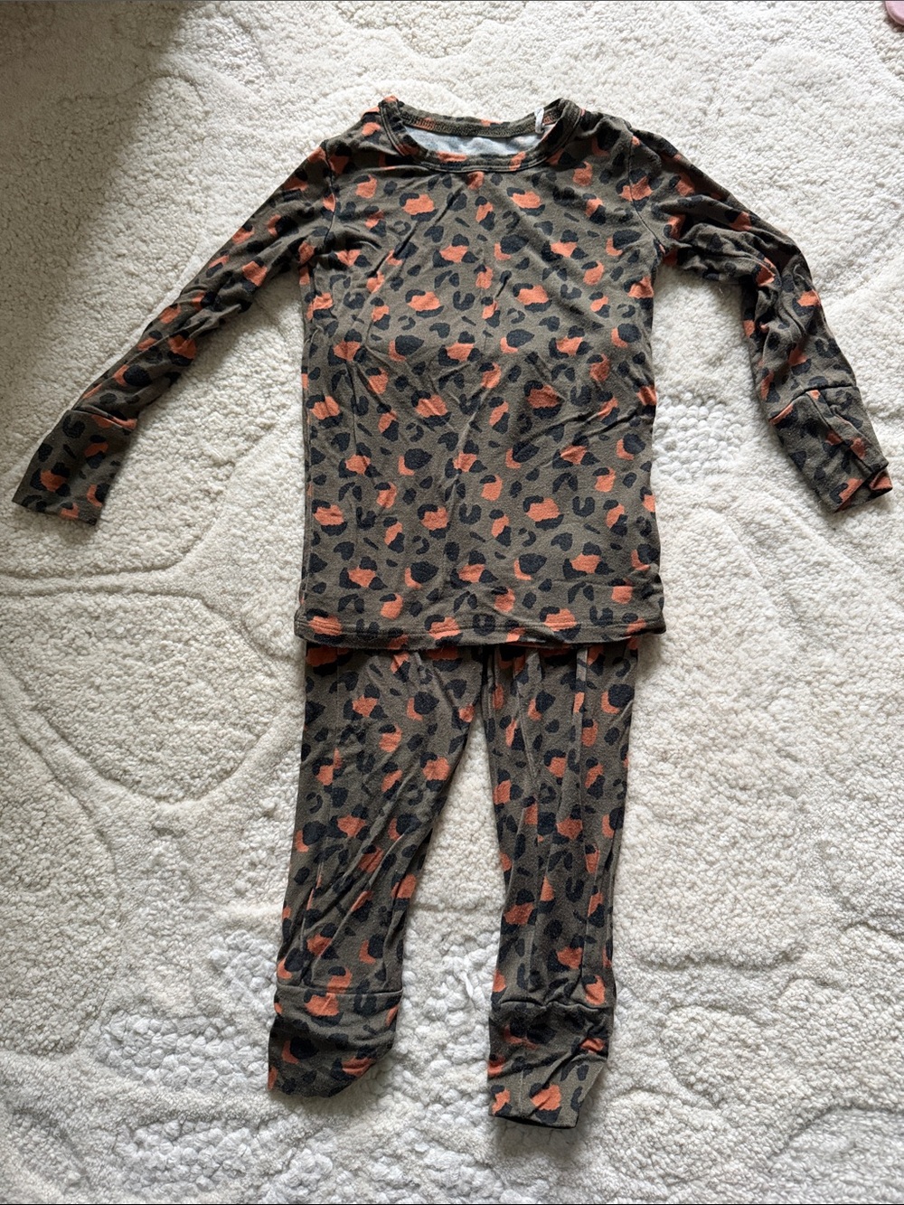 Posh Peanut Long Sleeve Pajama Set in Brown and Coral Leopard Print 2T